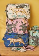 Load image into Gallery viewer, Jungle Print Wash Bag