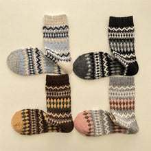 Load image into Gallery viewer, Fair Isle Design Thick Wool Socks