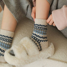 Load image into Gallery viewer, Fair Isle Design Thick Wool Socks