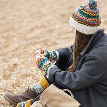 Load image into Gallery viewer, Waste Wool Wristwarmers with Detachable String