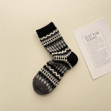 Load image into Gallery viewer, Fair Isle Design Thick Wool Socks