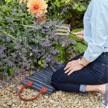 Load image into Gallery viewer, Sophie Conran Kneeler
