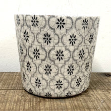 Load image into Gallery viewer, Old Style Dutch Pots - MEDIUM - Black