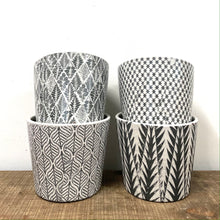 Load image into Gallery viewer, Old Style Dutch Pots - LARGE - Black