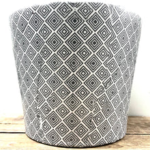 Load image into Gallery viewer, Old Style Dutch Pots - EXTRA LARGE - Black