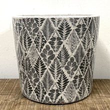 Load image into Gallery viewer, Old Style Dutch Pots - LARGE - Black