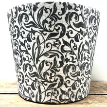 Load image into Gallery viewer, Old Style Dutch Pots - EXTRA LARGE - Black