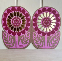 Load image into Gallery viewer, Pink &amp; Gold Flower Card
