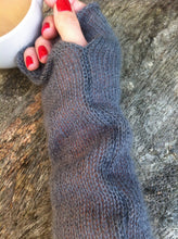 Load image into Gallery viewer, Mohaire &amp; Silk Fingerless Hand Warmers
