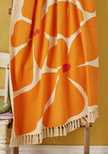 Load image into Gallery viewer, Bold Flower Throw

