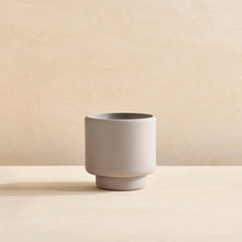 Load image into Gallery viewer, Botany Porcelain plant pot - Medium, 15cm
