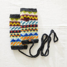 Load image into Gallery viewer, Waste Wool Wristwarmers with Detachable String

