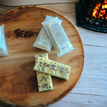 Load image into Gallery viewer, Festive Aromatherapy Beeswax Melt Snap Bars
