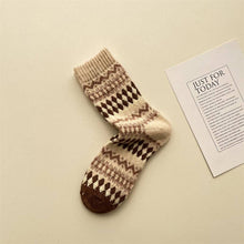 Load image into Gallery viewer, Fair Isle Design Thick Wool Socks
