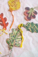 Load image into Gallery viewer, Leaf Gift Tags
