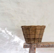 Load image into Gallery viewer, Round Kobu Planter
