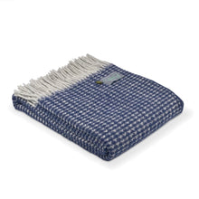 Load image into Gallery viewer, Wool Throw - Navy Blue Arrows
